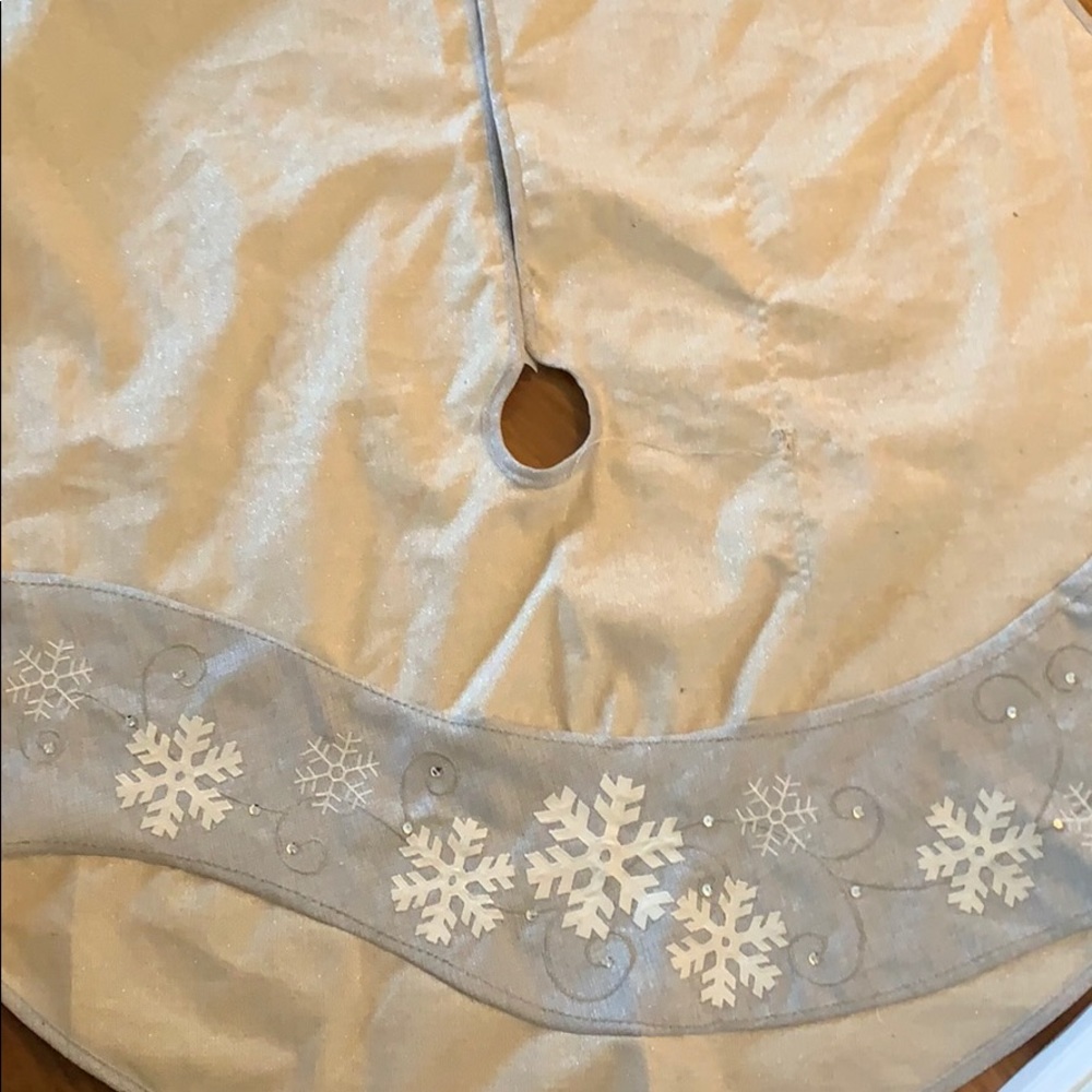 Tree Skirt